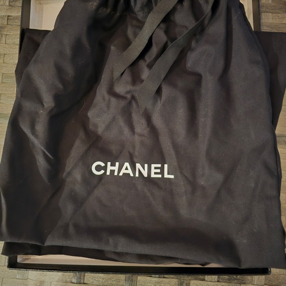 Chanel Ankle Boot Ivory/Black worn once 1575 new. 2022 year - Picture 10 of 16